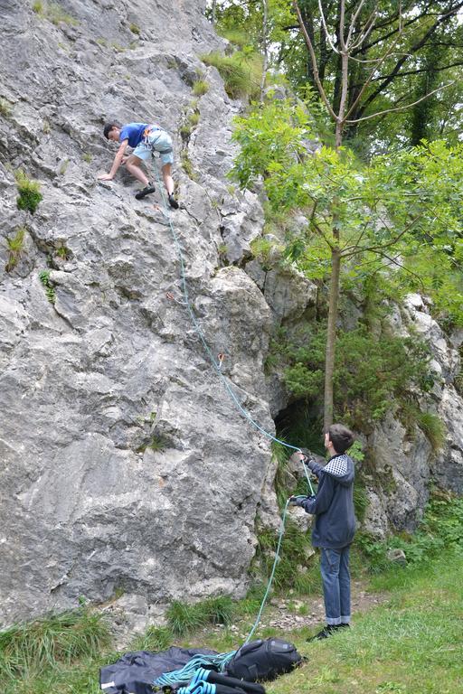 Camping Le Pre Cathare Lavelanet Bagian luar foto