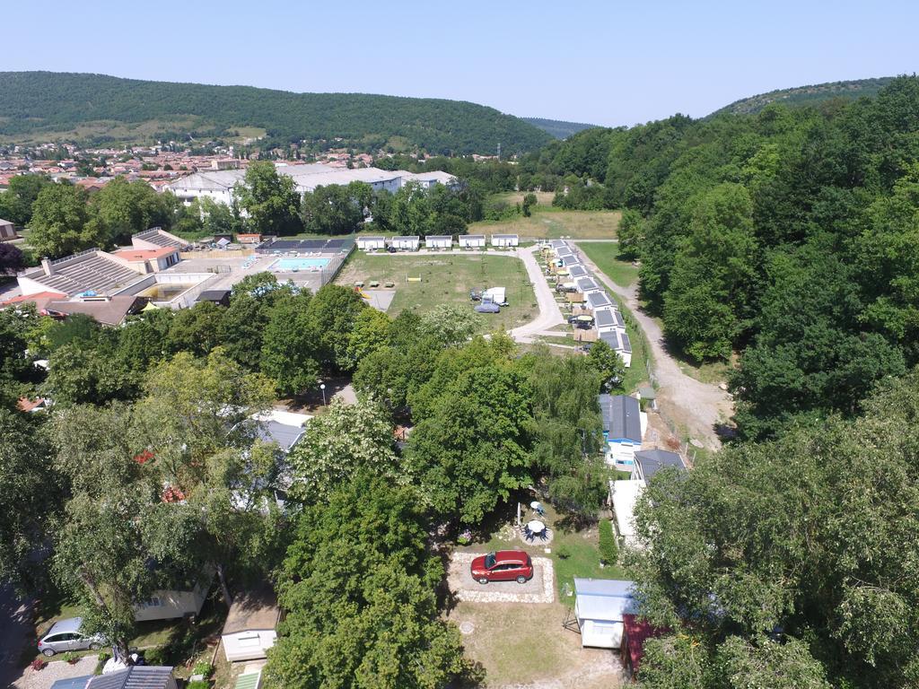 Camping Le Pre Cathare Lavelanet Bagian luar foto